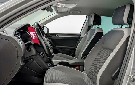 Volkswagen Tiguan II, 2018 год, 2 425 000 рублей, 20 фотография