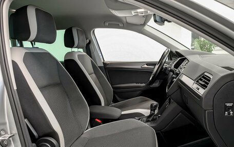Volkswagen Tiguan II, 2018 год, 2 425 000 рублей, 23 фотография