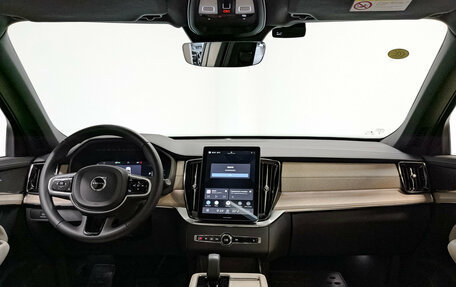 Volvo XC90 II рестайлинг, 2025 год, 8 199 000 рублей, 14 фотография