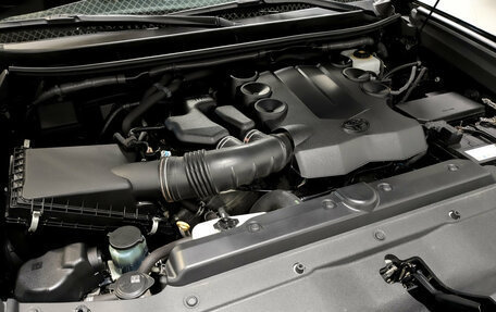 Toyota Land Cruiser Prado 150 рестайлинг 2, 2020 год, 5 850 000 рублей, 9 фотография