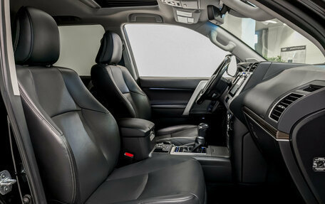 Toyota Land Cruiser Prado 150 рестайлинг 2, 2020 год, 5 850 000 рублей, 24 фотография