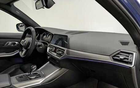 BMW 3 серия, 2019 год, 3 290 000 рублей, 13 фотография