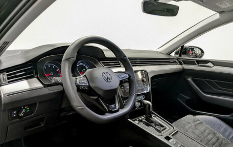 Volkswagen Passat B8 рестайлинг, 2020 год, 2 945 000 рублей, 16 фотография