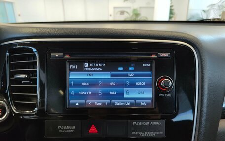 Mitsubishi Outlander III рестайлинг 3, 2016 год, 1 825 000 рублей, 11 фотография