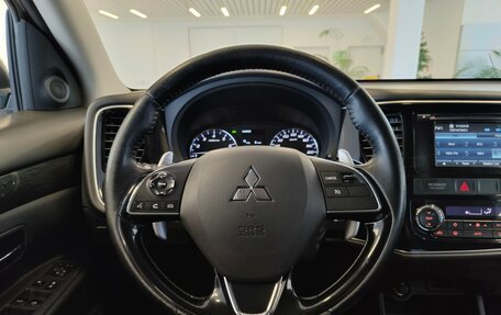 Mitsubishi Outlander III рестайлинг 3, 2016 год, 1 825 000 рублей, 15 фотография