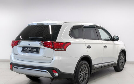 Mitsubishi Outlander III рестайлинг 3, 2019 год, 1 950 000 рублей, 5 фотография