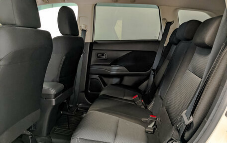 Mitsubishi Outlander III рестайлинг 3, 2019 год, 1 950 000 рублей, 12 фотография
