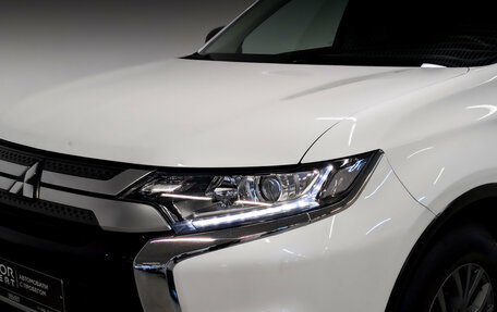 Mitsubishi Outlander III рестайлинг 3, 2019 год, 1 950 000 рублей, 26 фотография