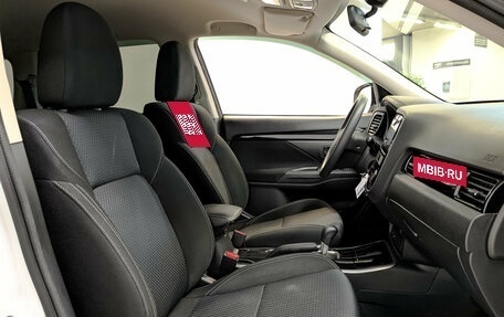 Mitsubishi Outlander III рестайлинг 3, 2019 год, 1 950 000 рублей, 22 фотография
