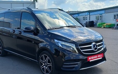 Mercedes-Benz V-Класс, 2019 год, 4 600 000 рублей, 2 фотография