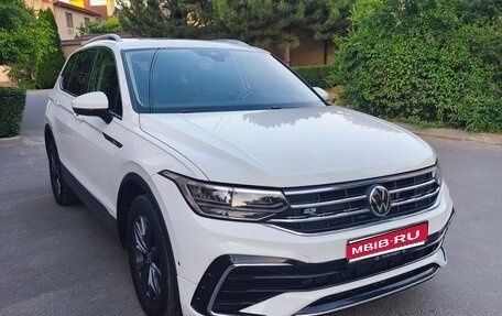 Volkswagen Tiguan II, 2022 год, 3 490 000 рублей, 1 фотография