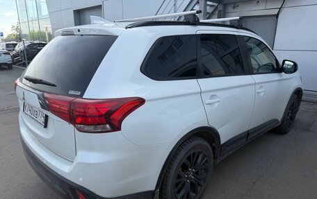 Mitsubishi Outlander III рестайлинг 3, 2021 год, 2 699 000 рублей, 2 фотография