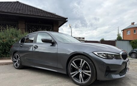 BMW 3 серия, 2019 год, 3 970 000 рублей, 2 фотография