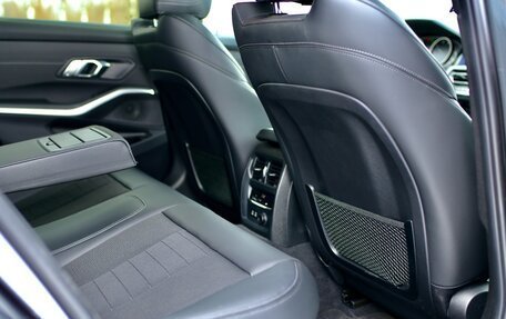 BMW 3 серия, 2019 год, 3 970 000 рублей, 16 фотография