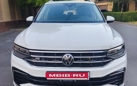 Volkswagen Tiguan II, 2022 год, 3 490 000 рублей, 2 фотография