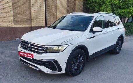 Volkswagen Tiguan II, 2022 год, 3 490 000 рублей, 3 фотография