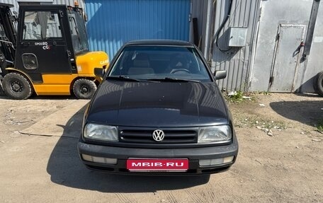 Volkswagen Vento, 1992 год, 120 000 рублей, 1 фотография