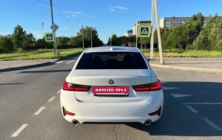 BMW 3 серия, 2019 год, 3 300 000 рублей, 3 фотография