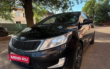 KIA Rio III рестайлинг, 2013 год, 1 000 000 рублей, 3 фотография