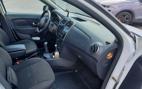 Renault Logan II, 2018 год, 750 000 рублей, 13 фотография