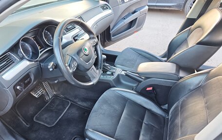 Skoda Superb III рестайлинг, 2011 год, 1 050 000 рублей, 14 фотография