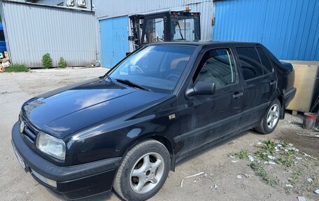 Volkswagen Vento, 1992 год, 120 000 рублей, 2 фотография