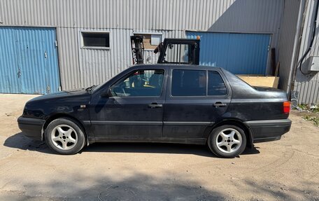 Volkswagen Vento, 1992 год, 120 000 рублей, 3 фотография