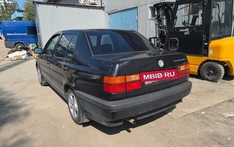 Volkswagen Vento, 1992 год, 120 000 рублей, 4 фотография