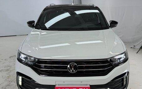 Volkswagen T-Roc I, 2022 год, 1 571 000 рублей, 2 фотография