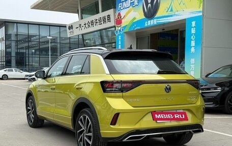 Volkswagen T-Roc I, 2022 год, 1 623 000 рублей, 4 фотография