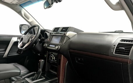 Toyota Land Cruiser Prado 150 рестайлинг 2, 2014 год, 3 500 000 рублей, 13 фотография