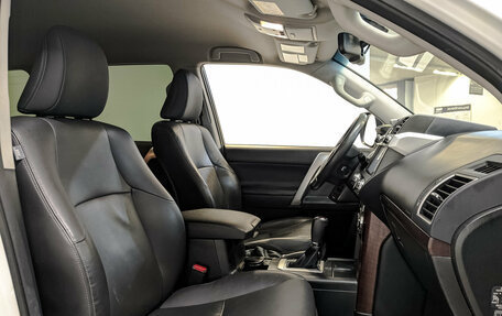 Toyota Land Cruiser Prado 150 рестайлинг 2, 2014 год, 3 500 000 рублей, 23 фотография
