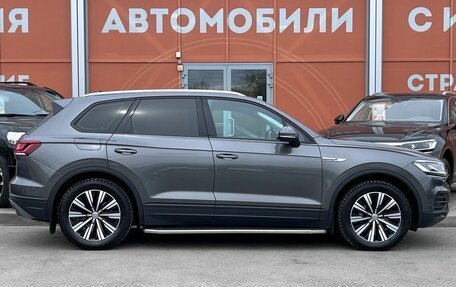 Volkswagen Touareg III, 2018 год, 3 565 000 рублей, 4 фотография