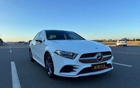 Mercedes-Benz A-Класс, 2022 год, 1 930 000 рублей, 3 фотография