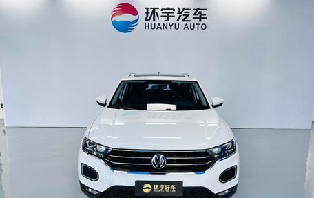 Volkswagen T-Roc I, 2022 год, 1 598 000 рублей, 2 фотография