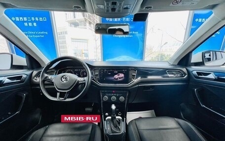 Volkswagen T-Roc I, 2022 год, 1 598 000 рублей, 9 фотография