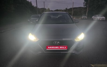 Hyundai Solaris II рестайлинг, 2017 год, 1 200 000 рублей, 1 фотография
