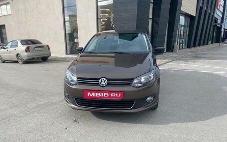 Volkswagen Polo VI (EU Market), 2014 год, 950 000 рублей, 2 фотография