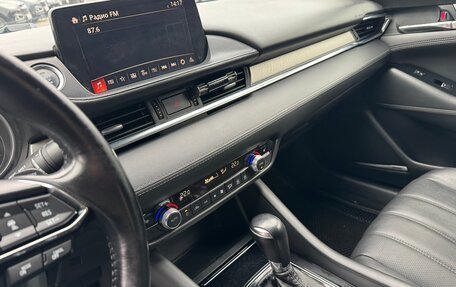 Mazda 6, 2018 год, 1 980 000 рублей, 23 фотография