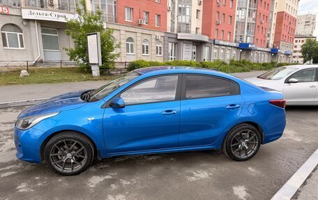 KIA Rio IV, 2020 год, 1 350 000 рублей, 2 фотография