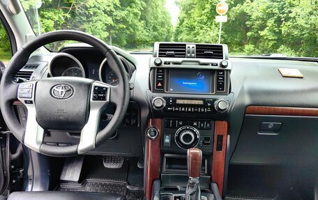 Toyota Land Cruiser Prado 150 рестайлинг 2, 2016 год, 3 950 000 рублей, 13 фотография