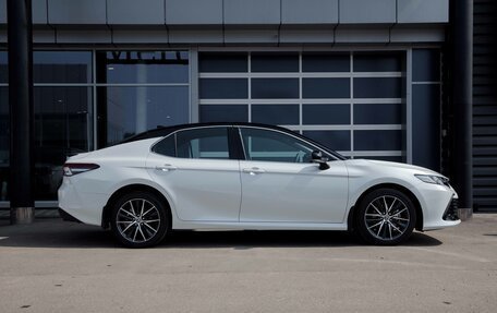 Toyota Camry, 2021 год, 2 940 000 рублей, 4 фотография