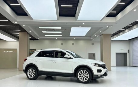 Volkswagen T-Roc I, 2022 год, 1 510 000 рублей, 3 фотография