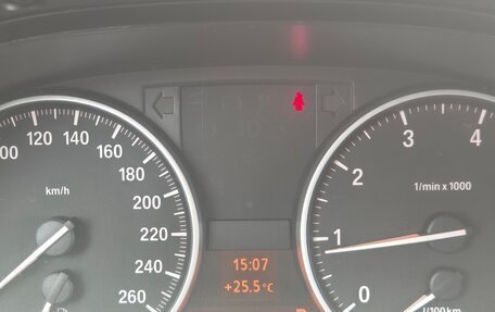 BMW 3 серия, 2011 год, 1 350 000 рублей, 2 фотография