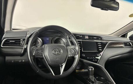 Toyota Camry, 2020 год, 2 760 000 рублей, 11 фотография