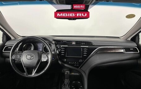 Toyota Camry, 2020 год, 2 760 000 рублей, 10 фотография