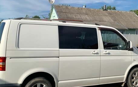 Volkswagen Transporter T5 рестайлинг, 2005 год, 750 000 рублей, 1 фотография