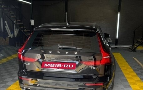 Volvo V60 Cross Country II, 2021 год, 5 500 000 рублей, 1 фотография