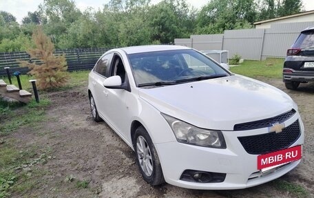 Chevrolet Cruze II, 2011 год, 630 000 рублей, 3 фотография