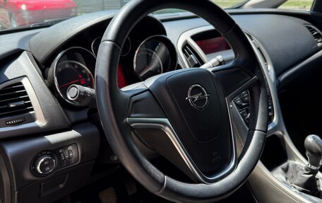 Opel Astra J, 2011 год, 725 000 рублей, 10 фотография